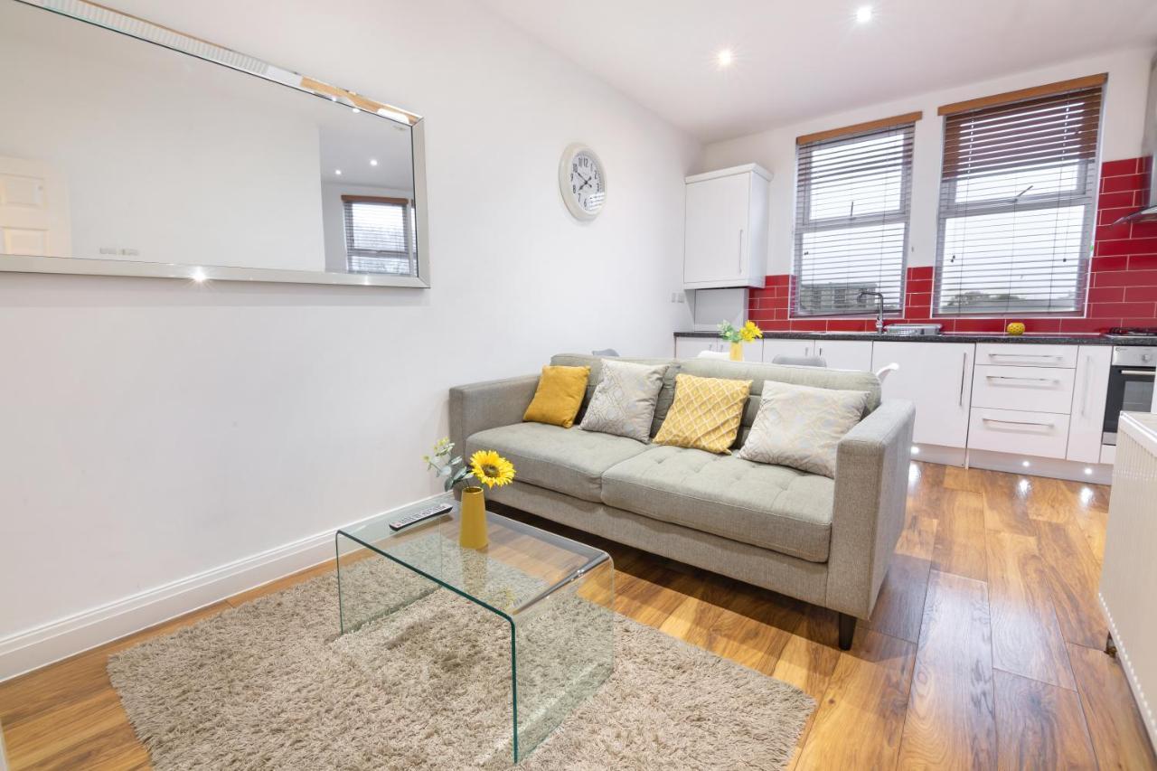 Modern Apartment Close To City Centre With Parking リーズ エクステリア 写真