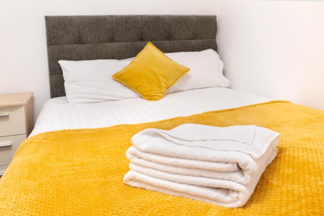 Modern Apartment Close To City Centre With Parking リーズ エクステリア 写真