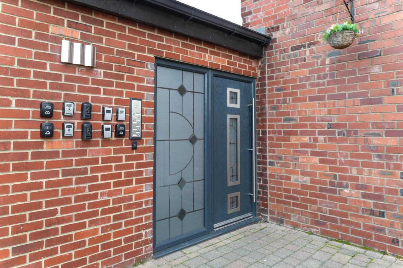 Modern Apartment Close To City Centre With Parking リーズ エクステリア 写真