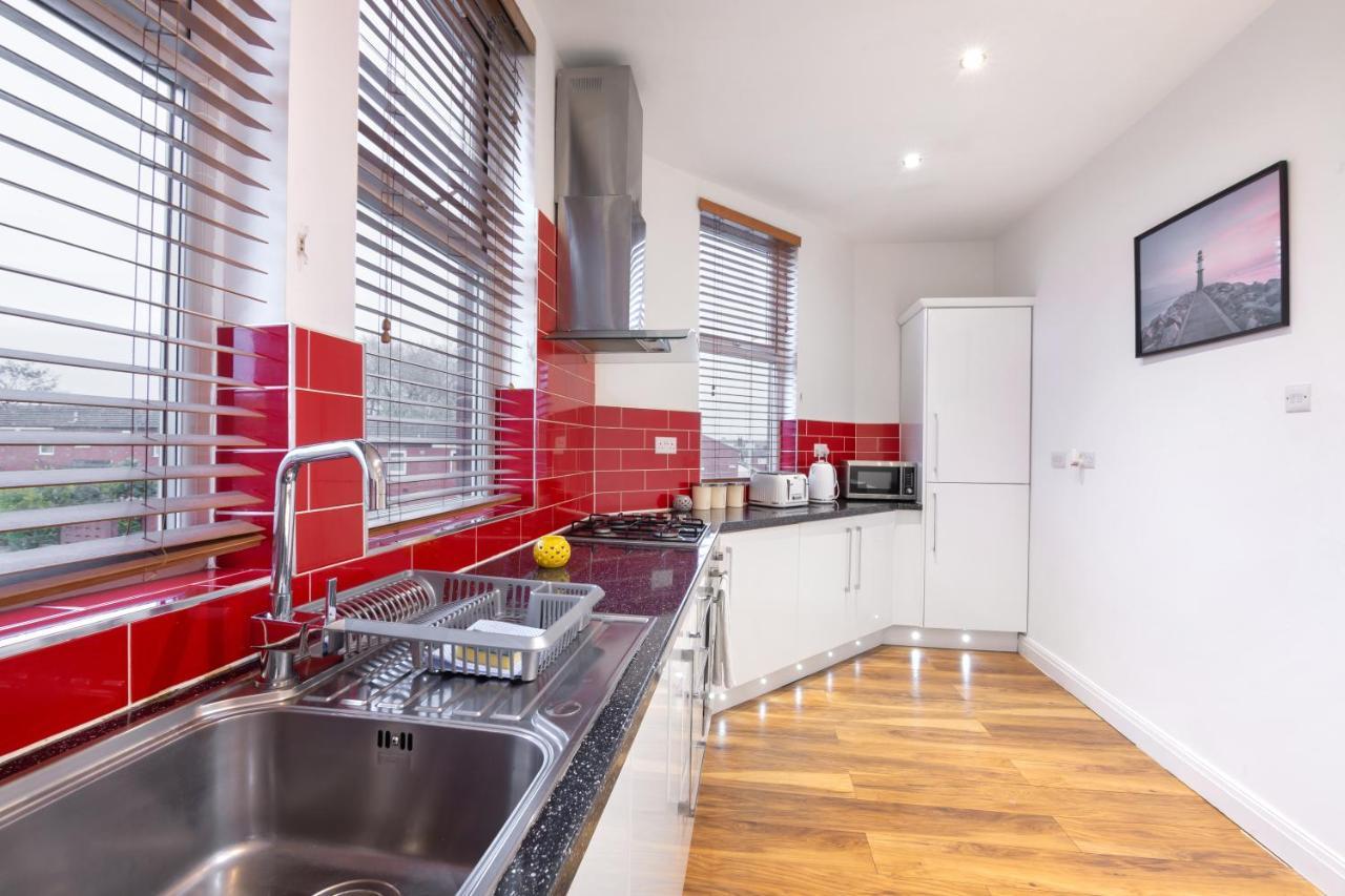 Modern Apartment Close To City Centre With Parking リーズ エクステリア 写真